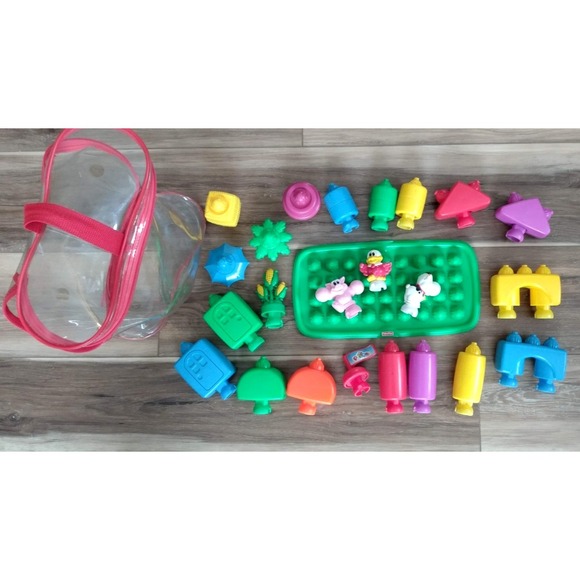 Fisher-Price Other - VTG Fisher-Price Pop-Onz Creative Building System w Base Plate Bag Animals 24pc